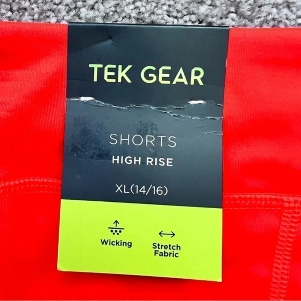 💚NWT Tek Gear girls size 14/16 bike shorts and long sleeve athletic top